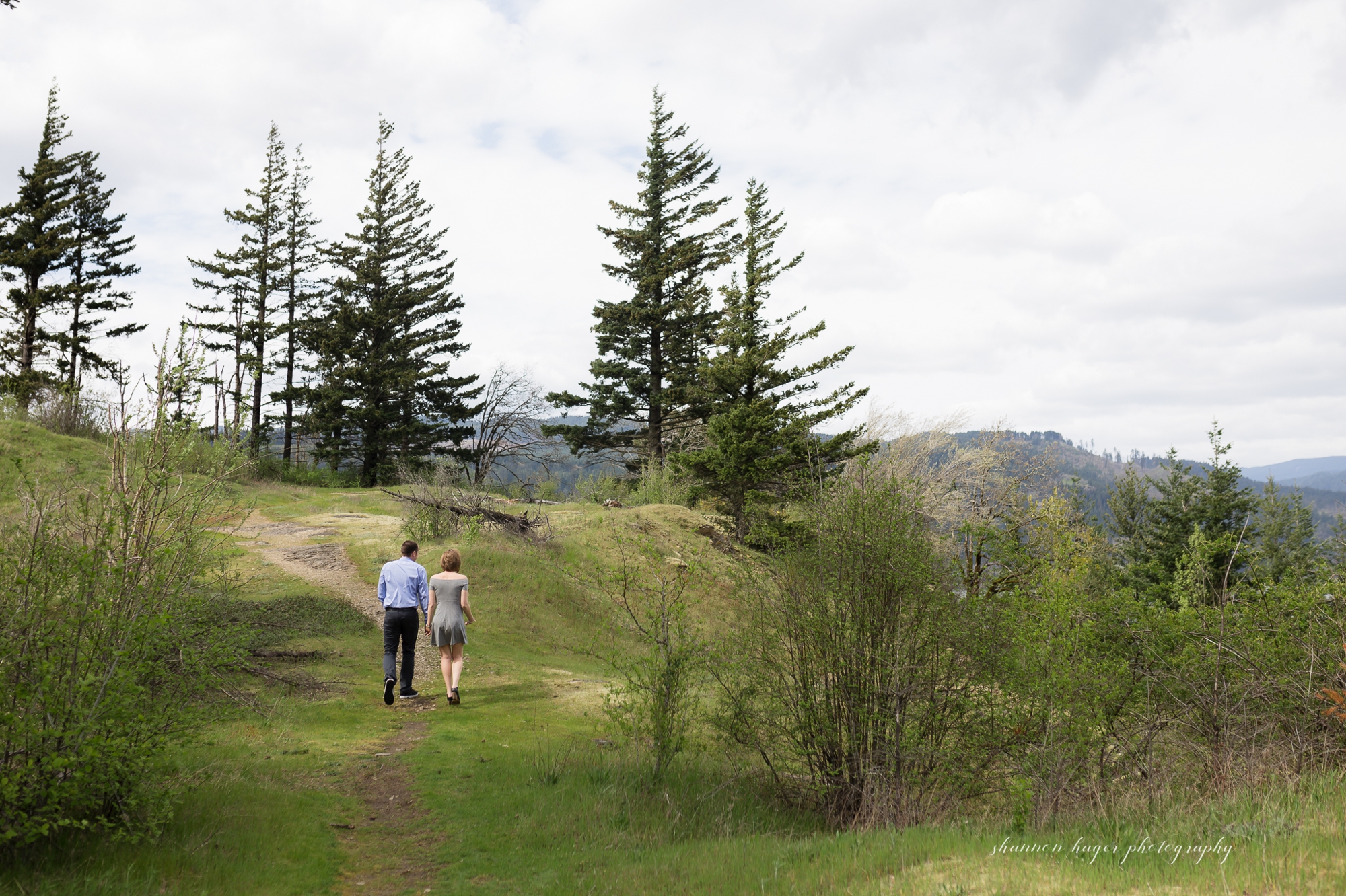 portland photographer weddings, outdoor engagement session columbia river gorge