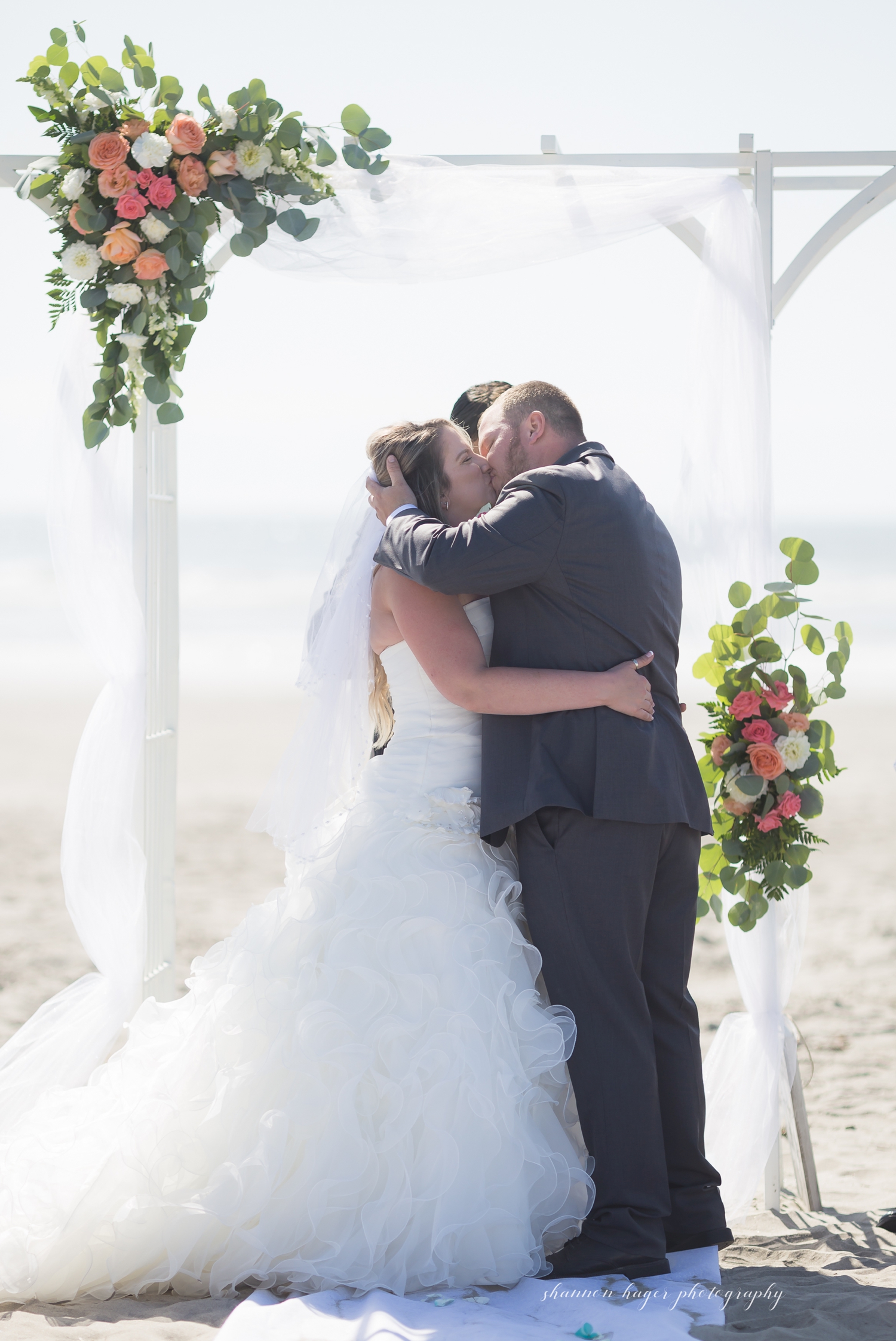 oregon beach wedding photographer, oregon coast wedding in gearhart oregon, portland wedding photographer