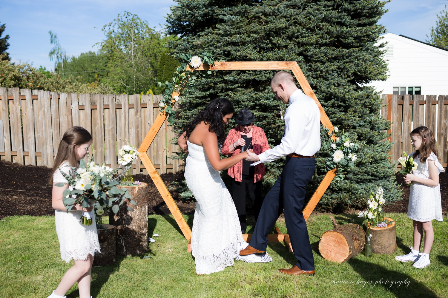 backyard wedding portland photographer, micro wedding portland, oregon zoom wedding photographer