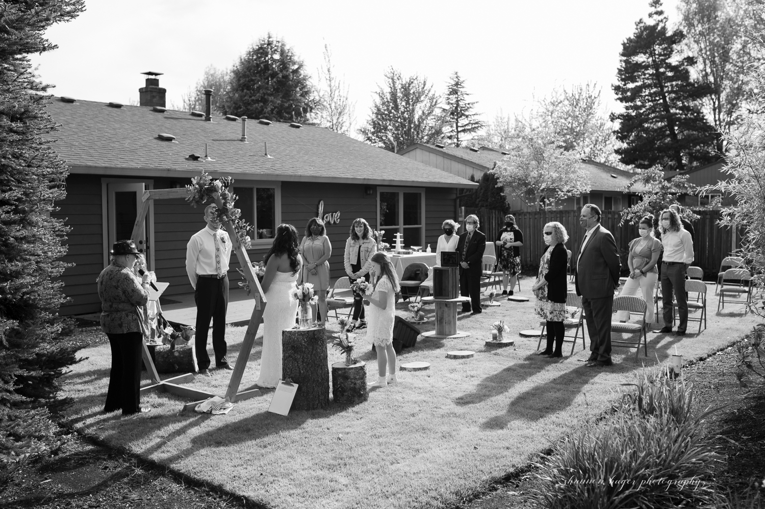 backyard wedding portland photographer, micro wedding portland, oregon zoom wedding photographer