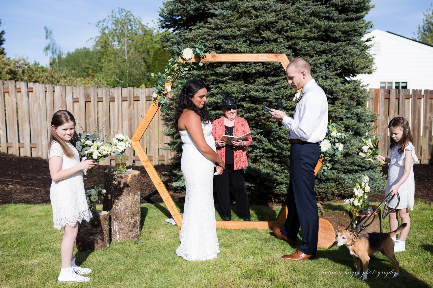 backyard wedding portland photographer, micro wedding portland, oregon zoom wedding photographer