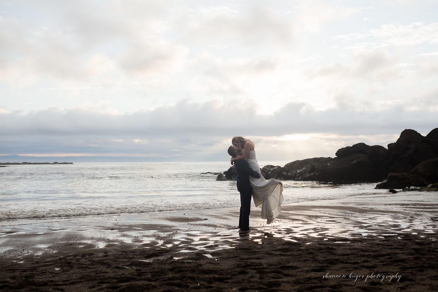lincoln city oregon wedding photographer, oregon coast elopement, oregon coast photography by shannon hager photography
