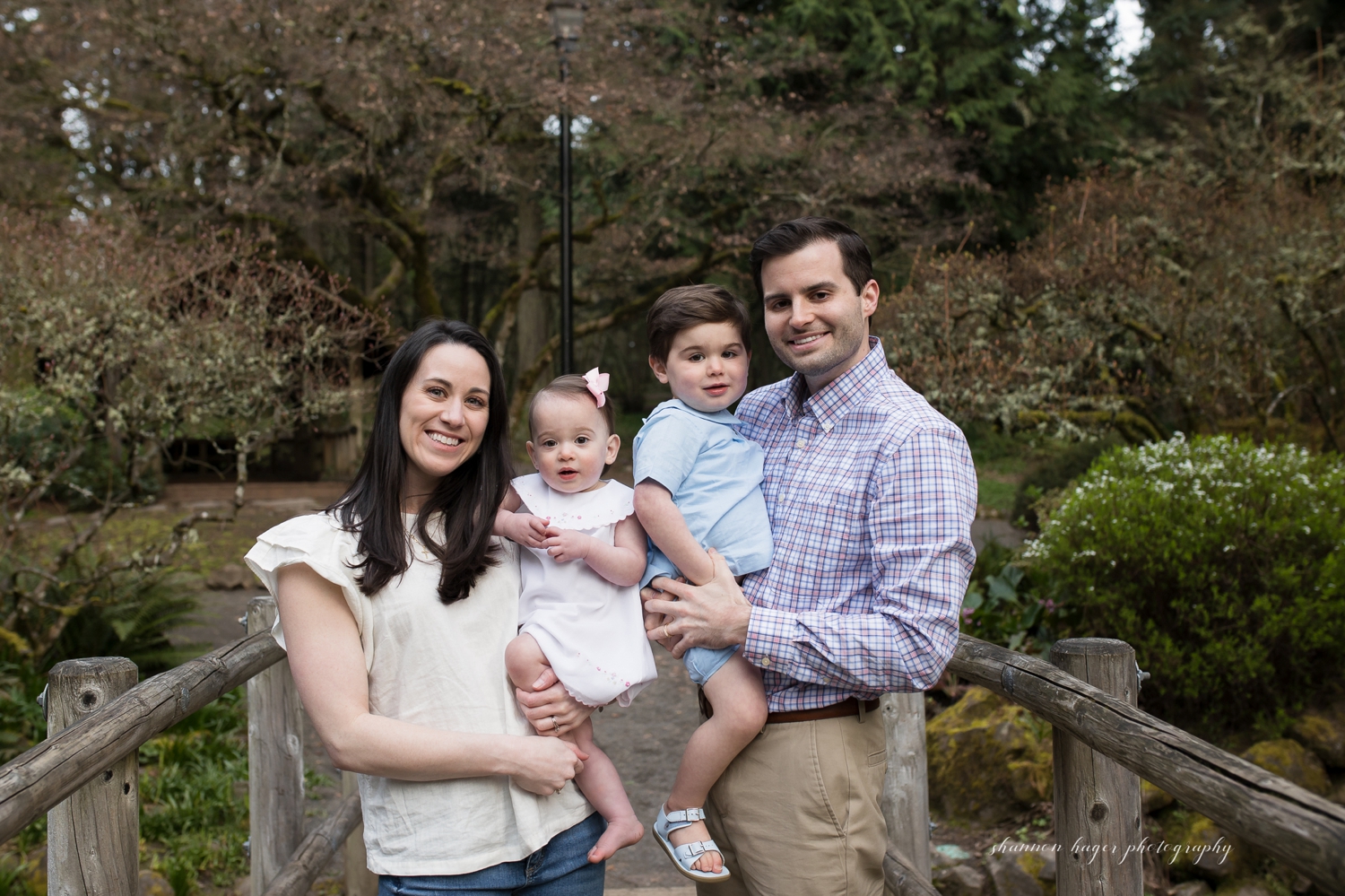 beaverton spring family photos at jenkins estate