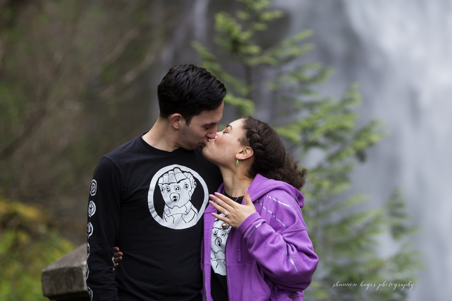 multnomah falls wedding proposal photos by shannon hager photography