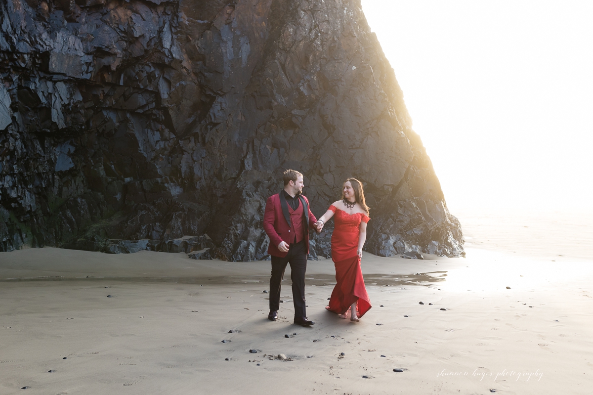 cannon beach elopement photograper at hug point by shannon hager photography