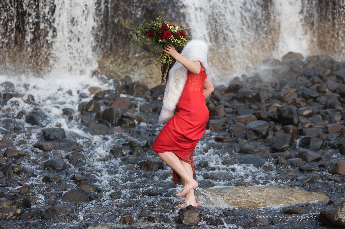 cannon beach elopement photograper at hug point by shannon hager photography