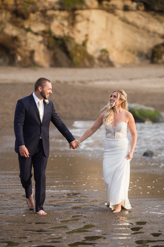 oregon coast elopement on the beach in lincoln city