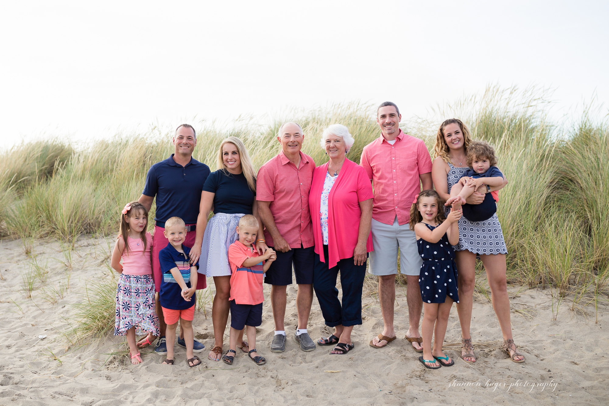 oregon coast family photographer, oregon coast extended family session, rockaway beach oregon photographer, portland family photographer, shannon hager photography