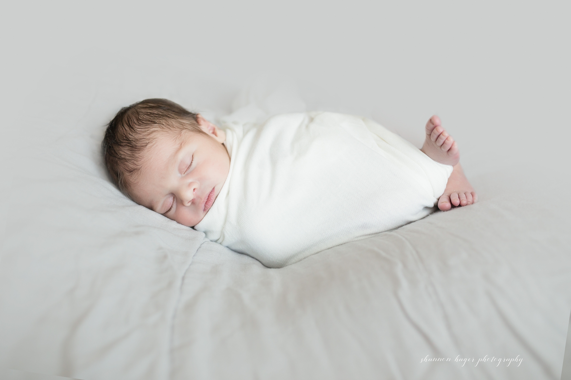 sherwood newborn lifestyle photographer, shannon hager photography newborn photos
