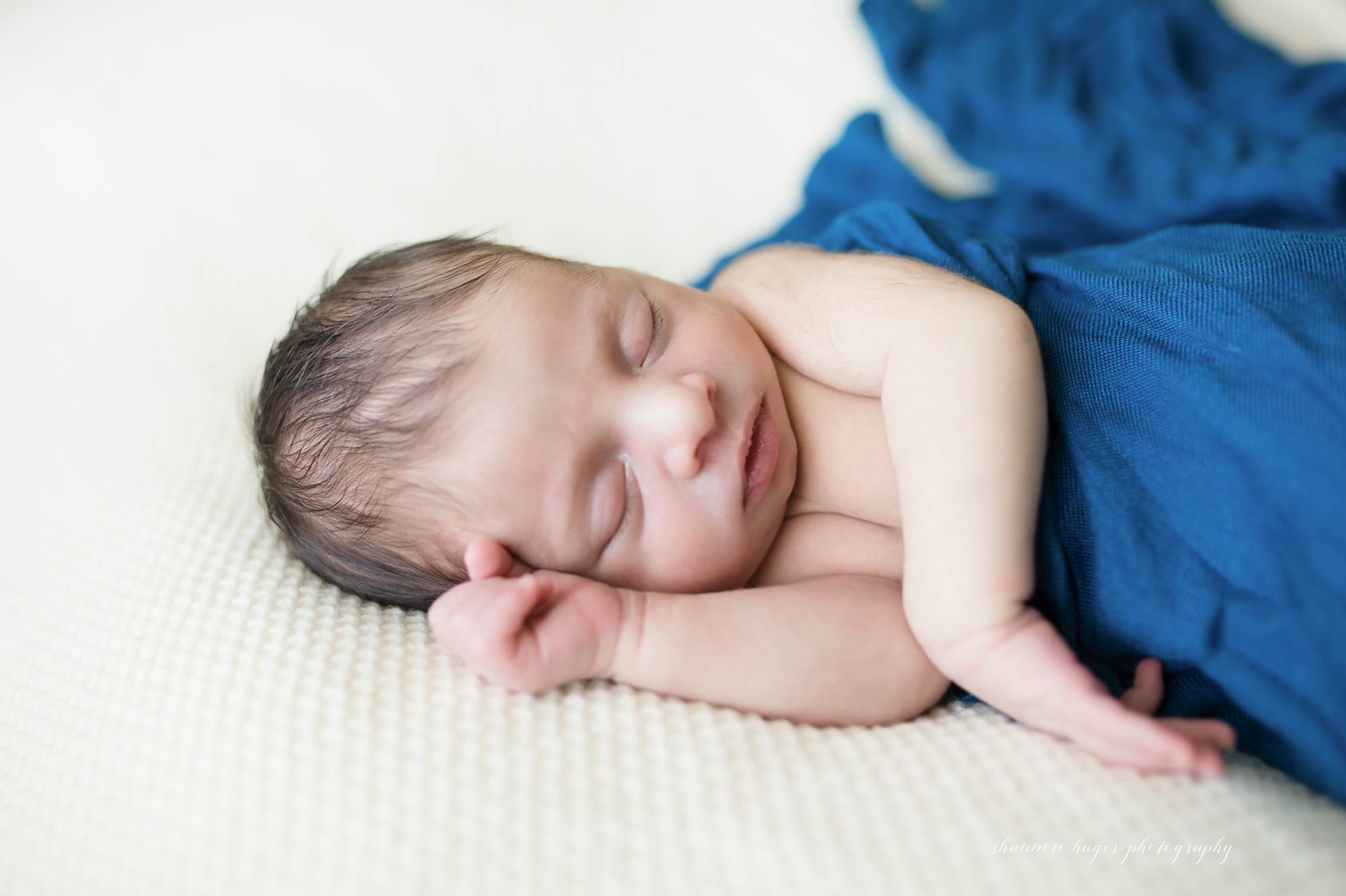 sherwood newborn lifestyle photographer, shannon hager photography newborn photos