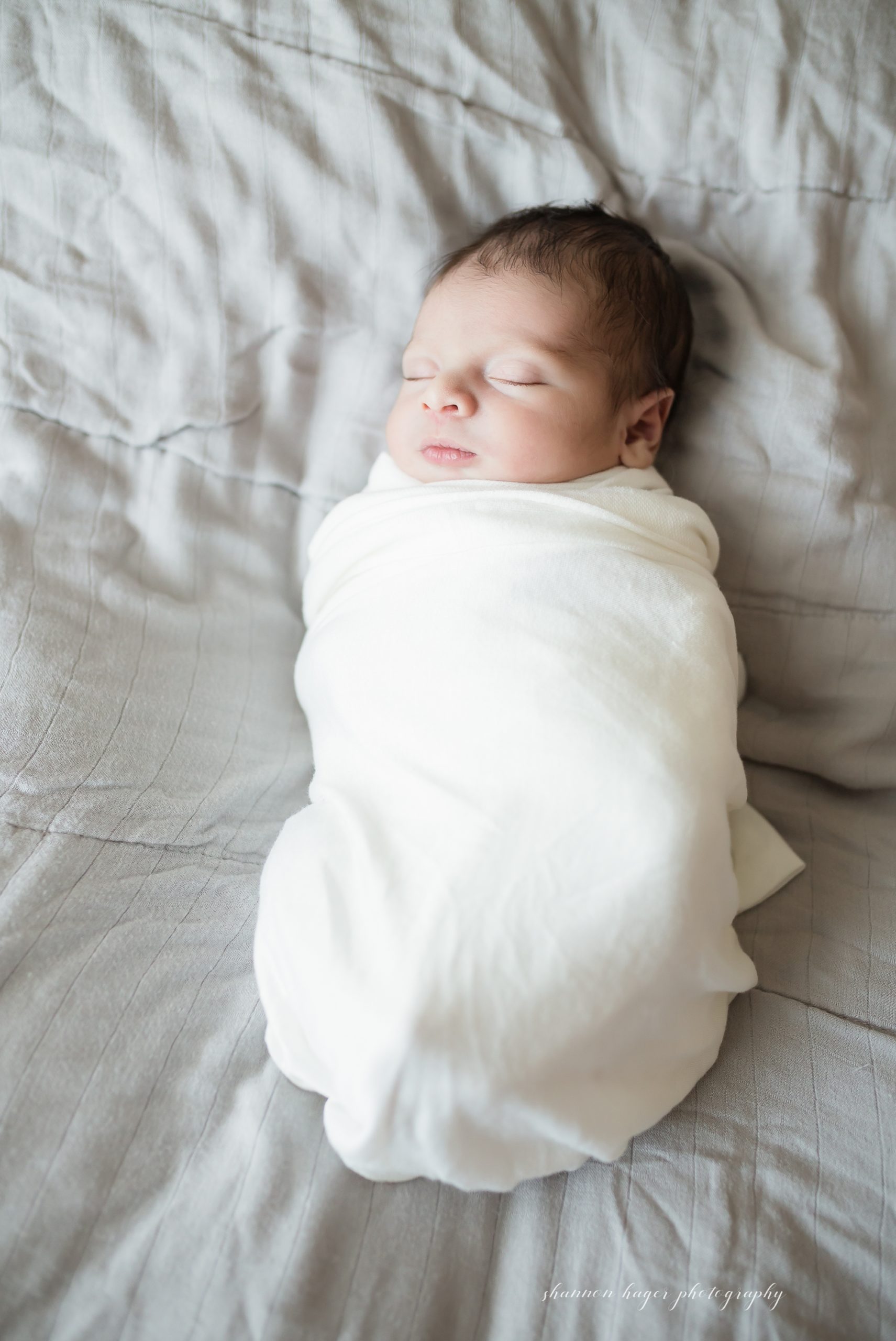sherwood newborn lifestyle photographer, shannon hager photography newborn photos