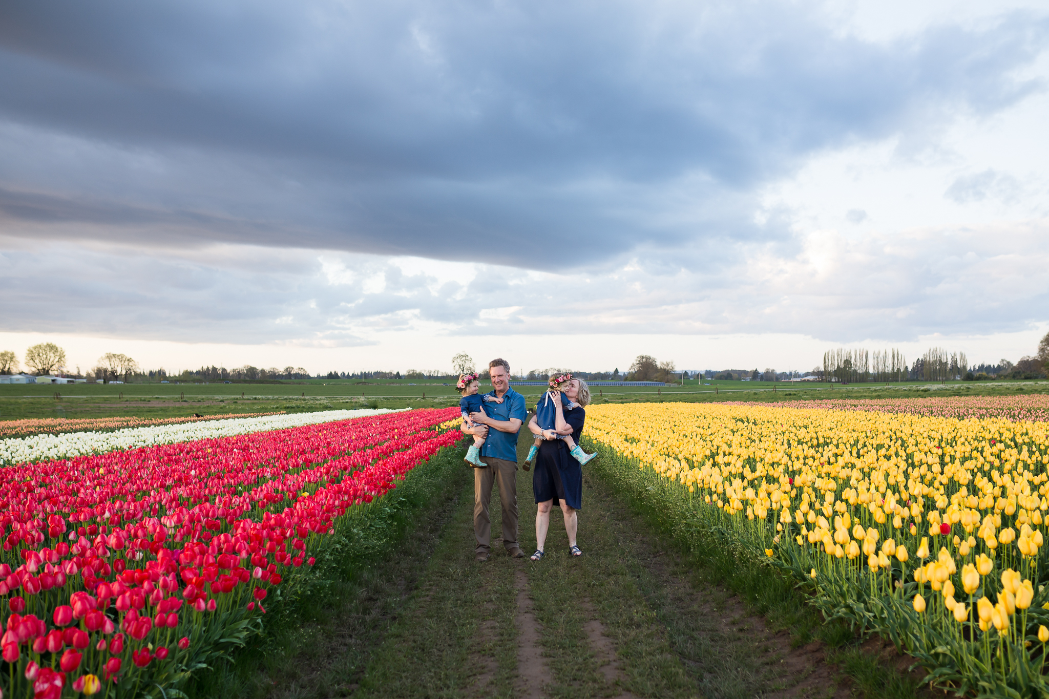 2020 spring tulip mini session, family photo at the wooden shoe tulip farm