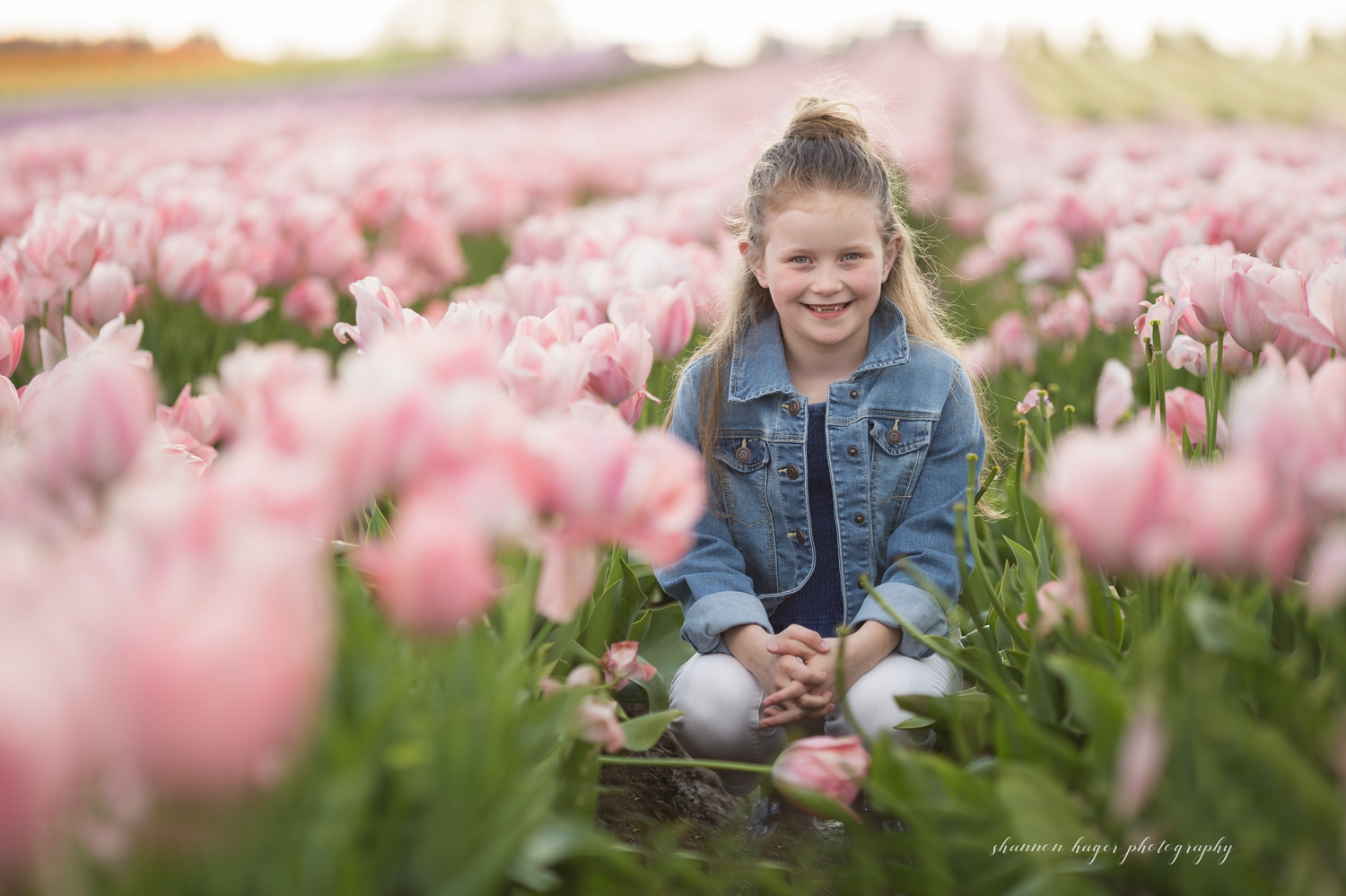 spring photos portland, wooden shoe tulip farm, tulip field photo session, portland family photography
