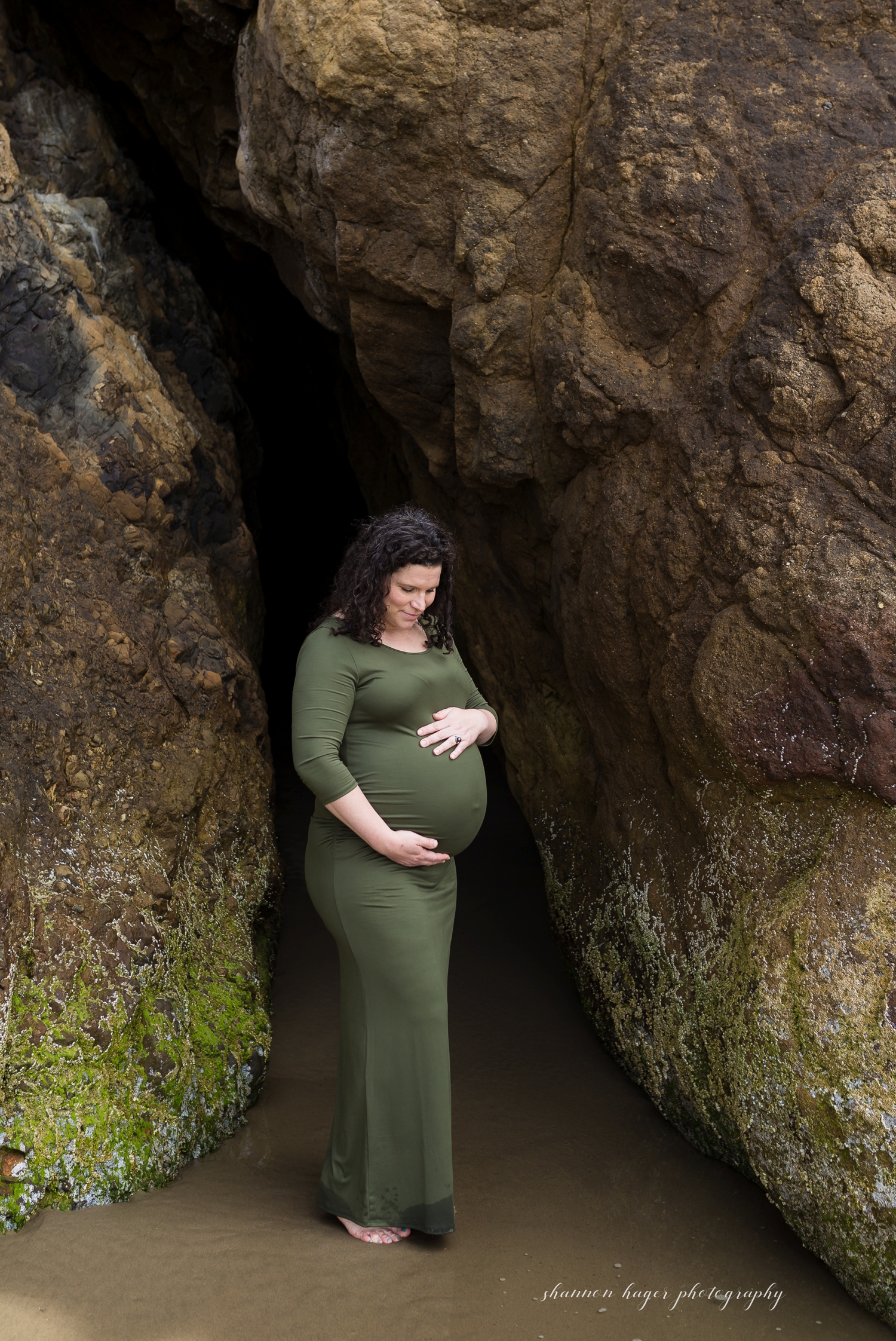 cannon beach maternity photography, hug point family photo session, oregon coast photographer