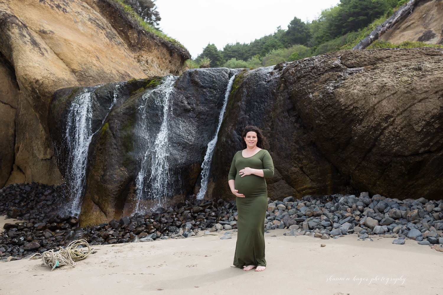 cannon beach maternity photography, hug point family photo session, oregon coast photographer