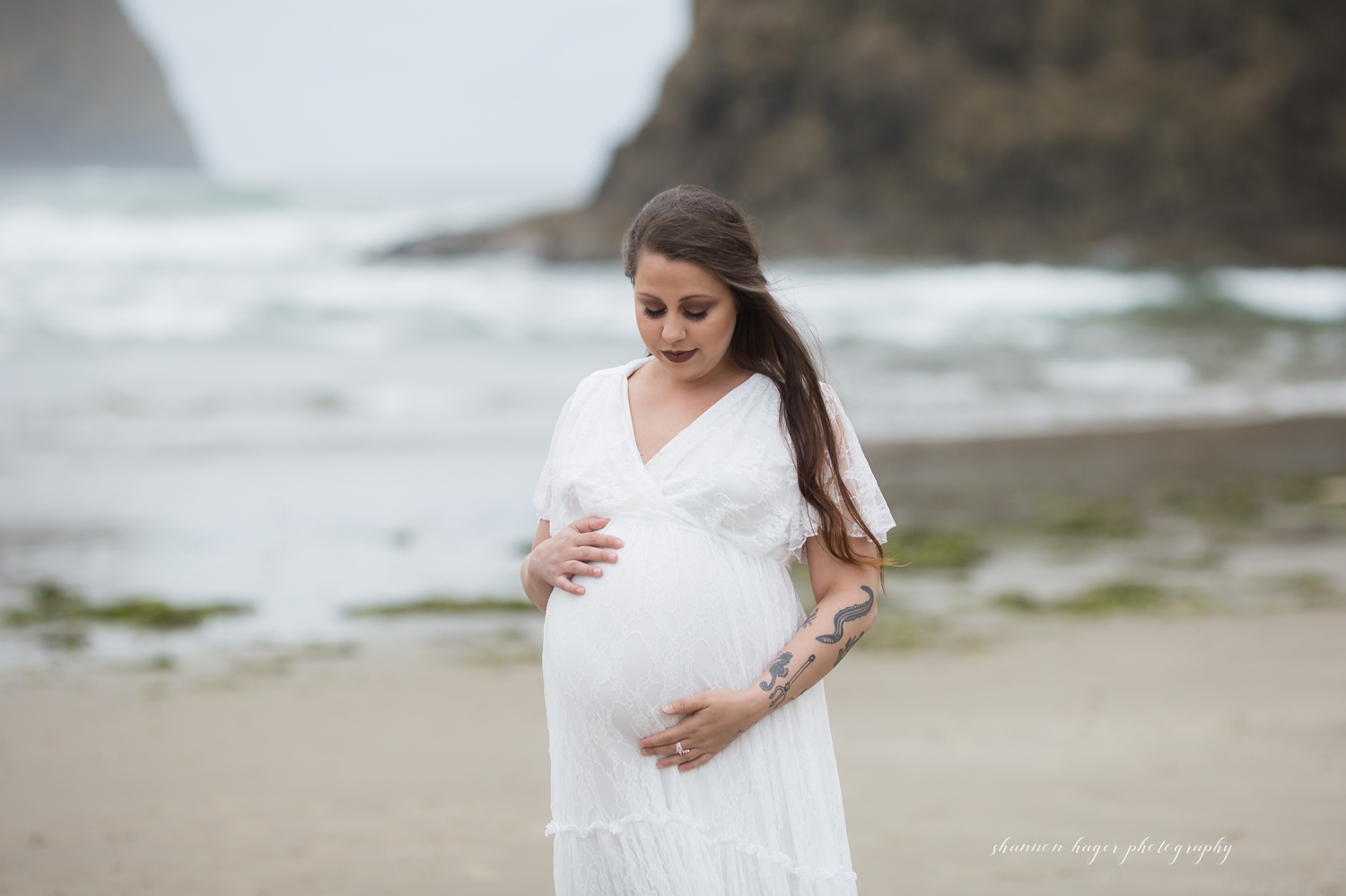 oceanside oregon maternity photographer, oregon coast maternity session, beach maternity photos oregon
