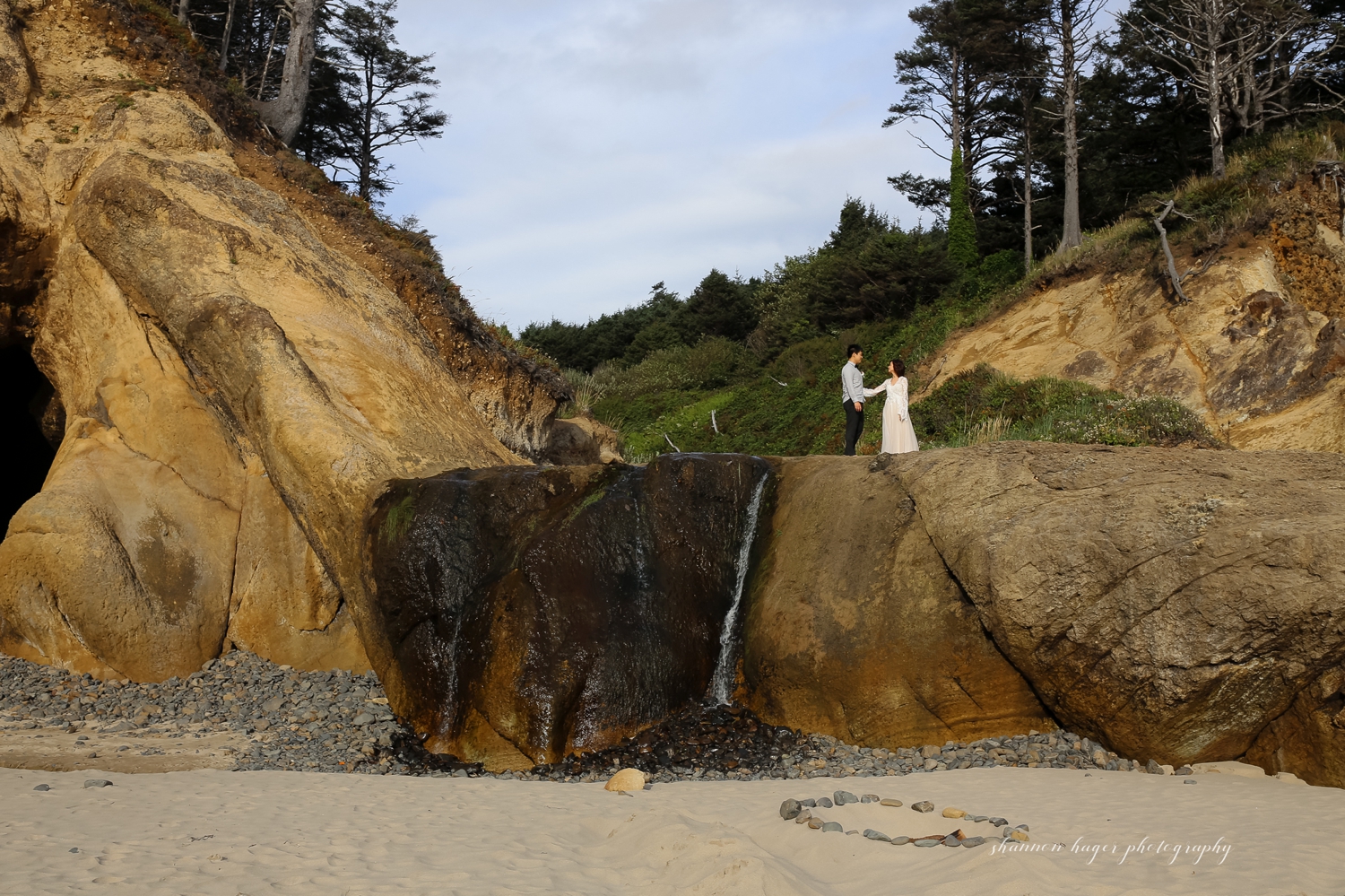 hug point cannon beach elopement, cannon beach photographer