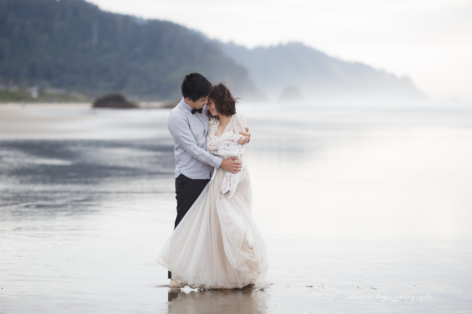 hug point elopement photographer, cannon beach wedding photographer, oregon elopement photographer