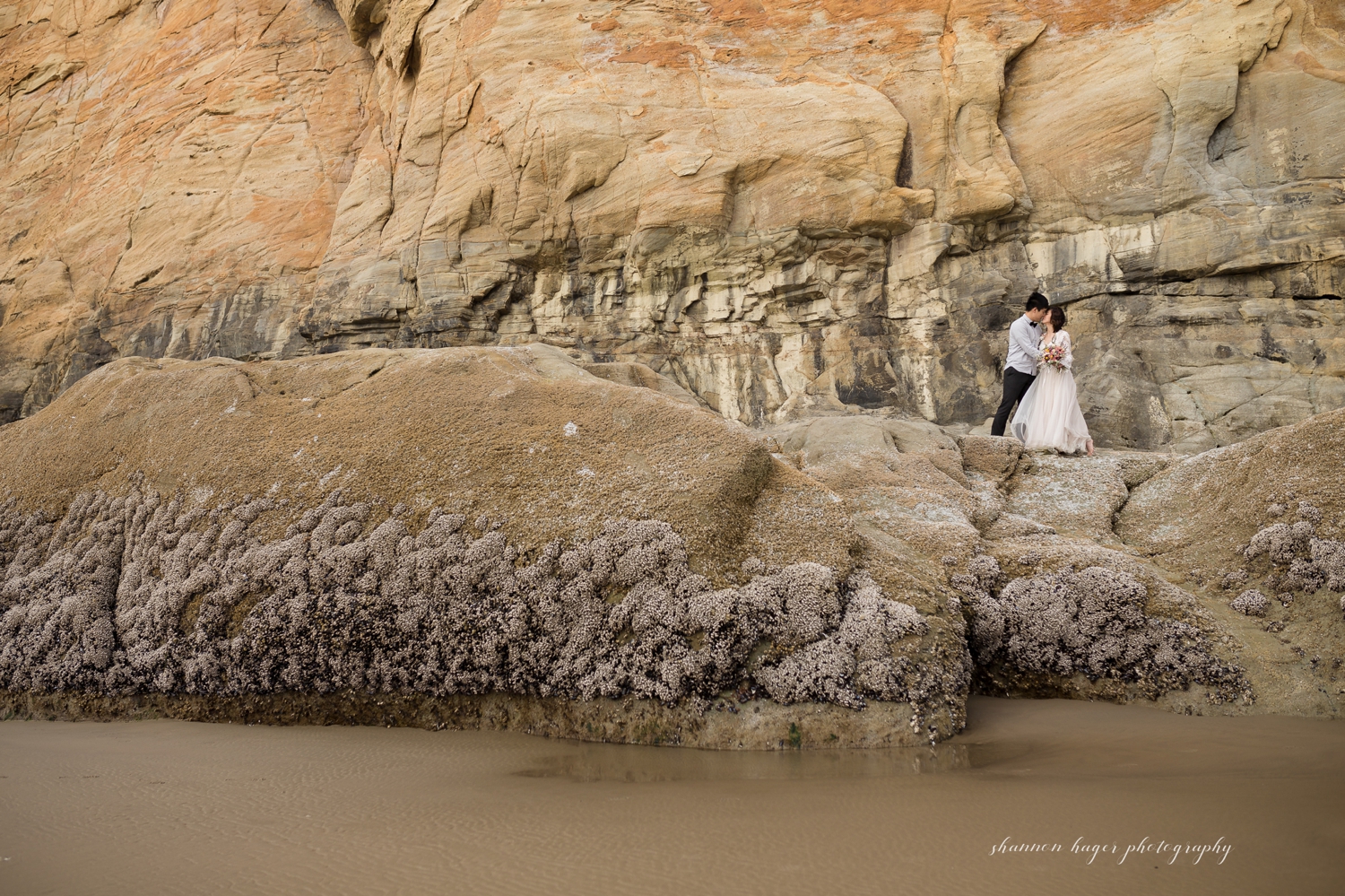 hug point cannon beach elopement, cannon beach photographer