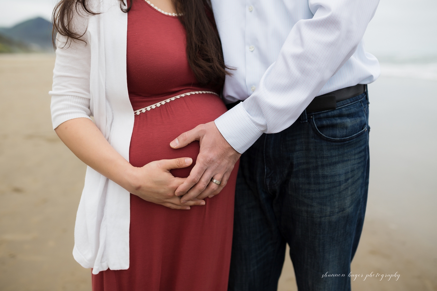 Cannon Beach Photographer, Cannon Beach Maternity Photos, Oregon Coast Maternity Photographer