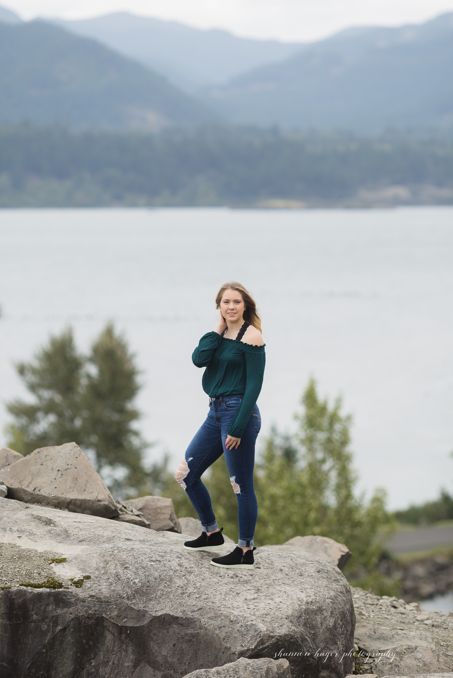 columbia river gorge senior photos, government cove photos, portland senior photographer