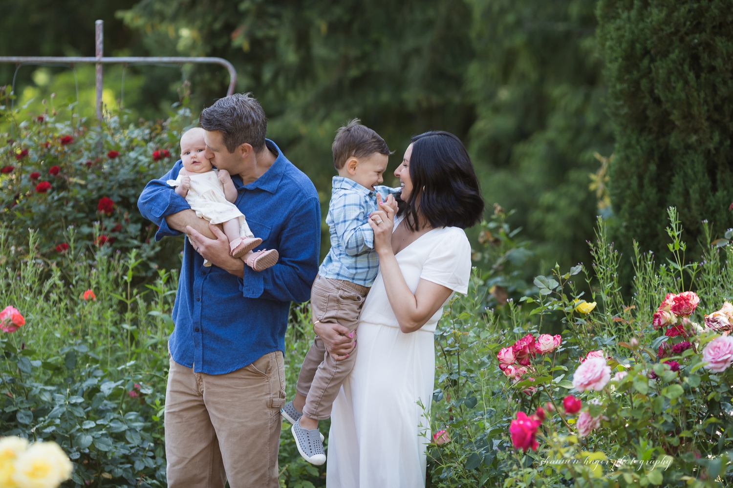 portland rose garden family photo session, portland family photographer, sherwood family photographer
