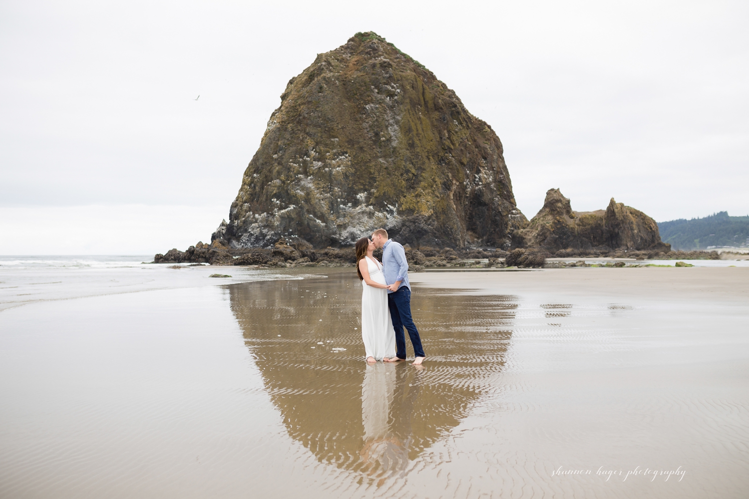 cannon beach maternity photographer, haystack rock photo session, oregon coast photographer, maternity photos portland