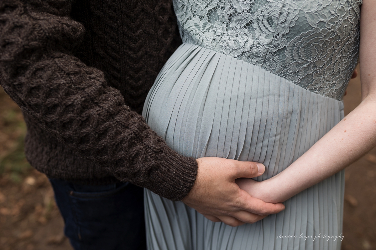 beaverton maternity photographer at jenkins estate