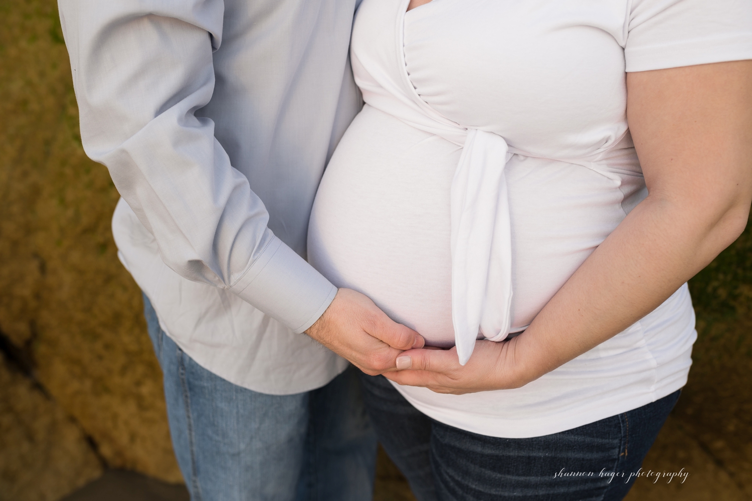 oregon coast maternity session by shannon hager photography