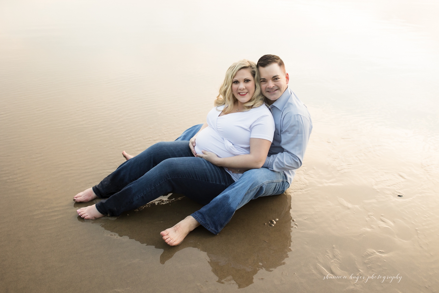 oregon coast maternity session by shannon hager photography