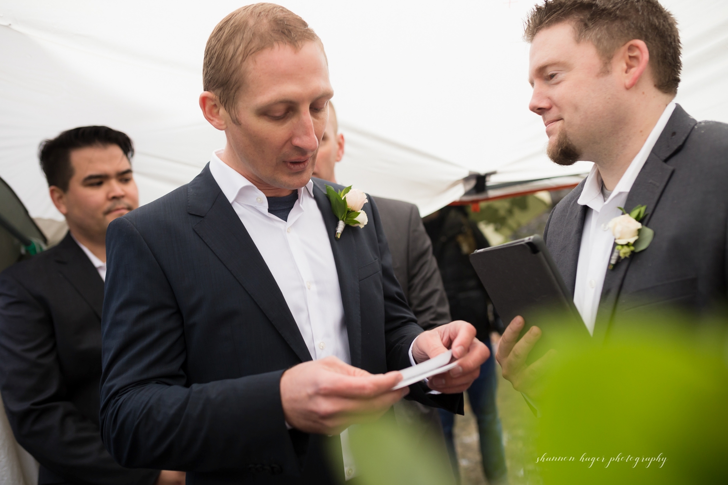 abiqua falls oregon elopement by shannon hager photography