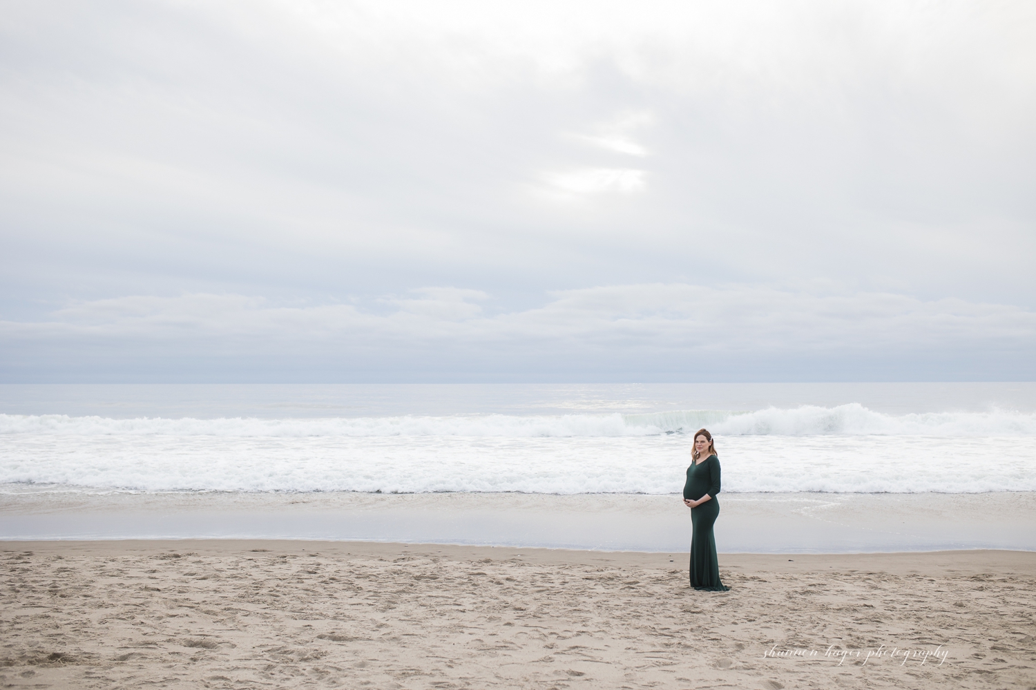 oregon coast maternity photos by shannon hager photography