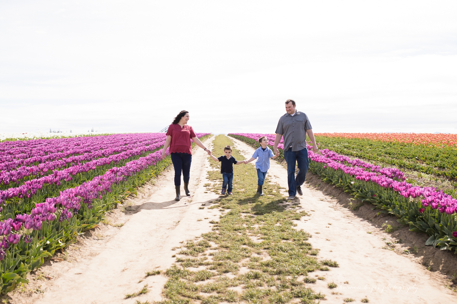 wooden shoe tulip festival family photos by shannon hager photography