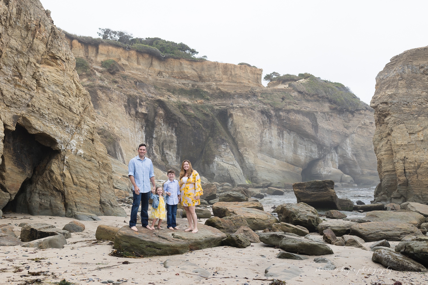 newport oregon coast family photo session by shannon hager photography at devil's punchbowl