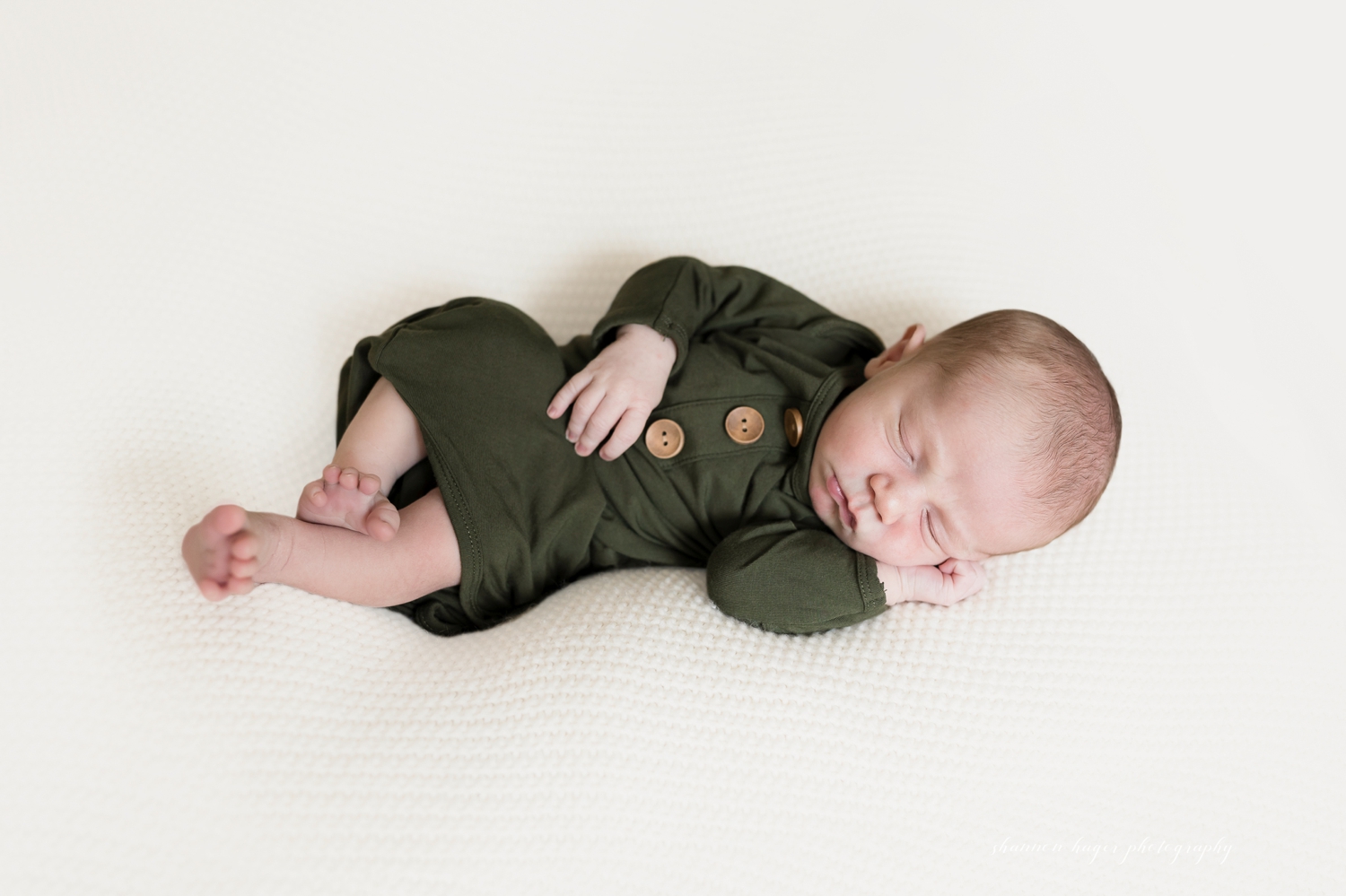 sherwood newborn session at home by shannon hager photography