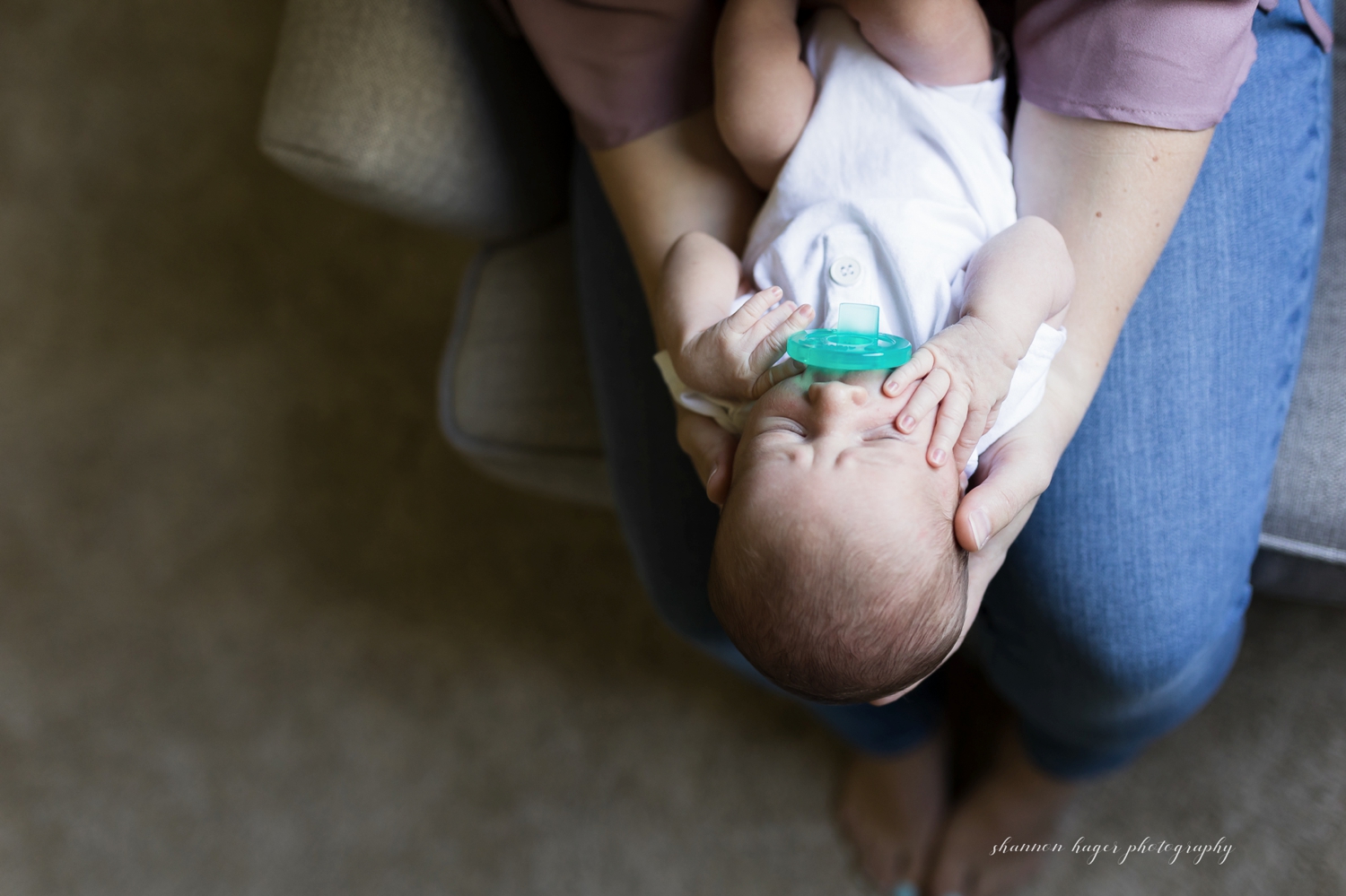 sherwood newborn photography by shannon hager photography, lifestyle newborn photographer oregon