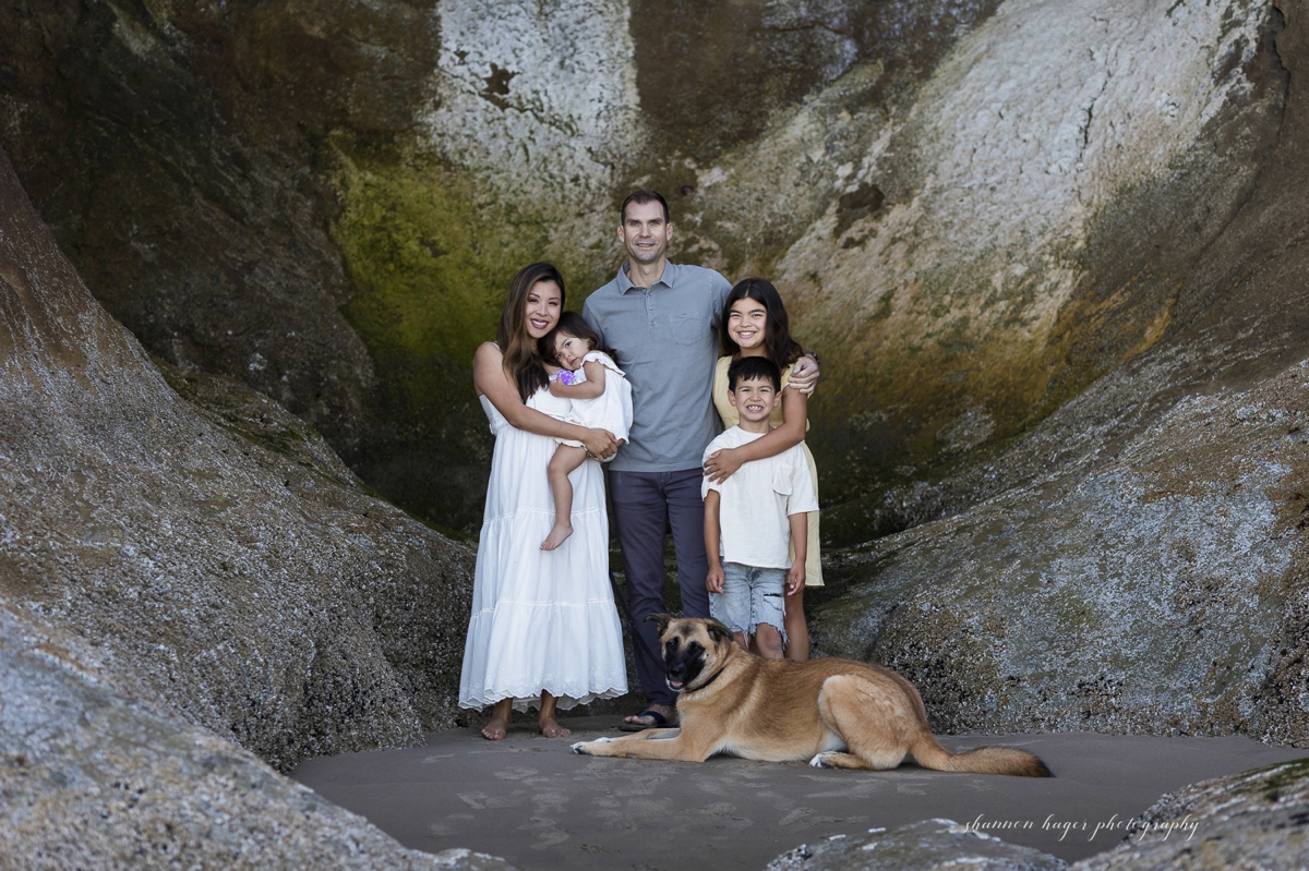 cannon beach family photographer session by Shannon Hager Photography