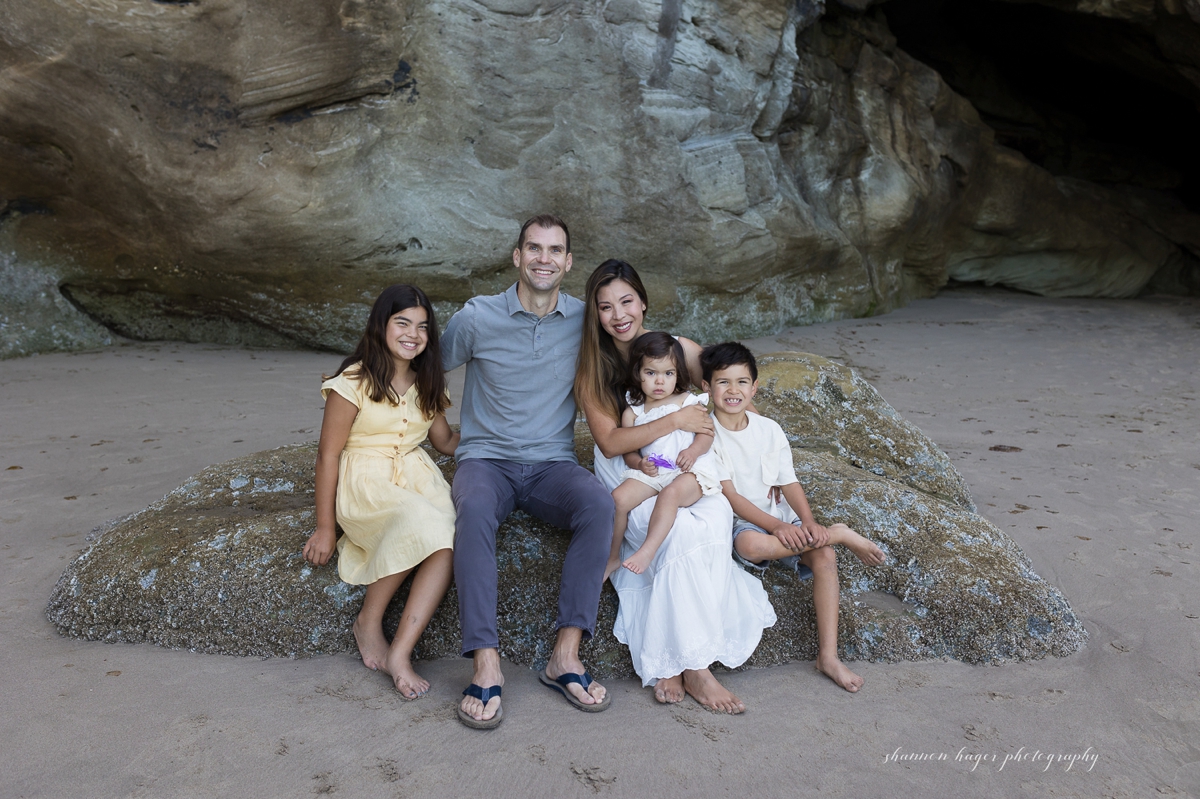 cannon beach family photographer session by Shannon Hager Photography