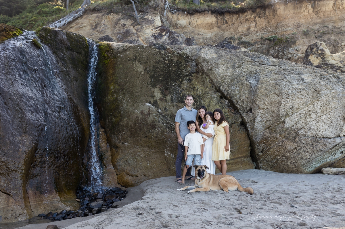 cannon beach family photographer session by Shannon Hager Photography